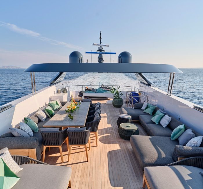 Luxury private yacht experience on the Athens Riviera